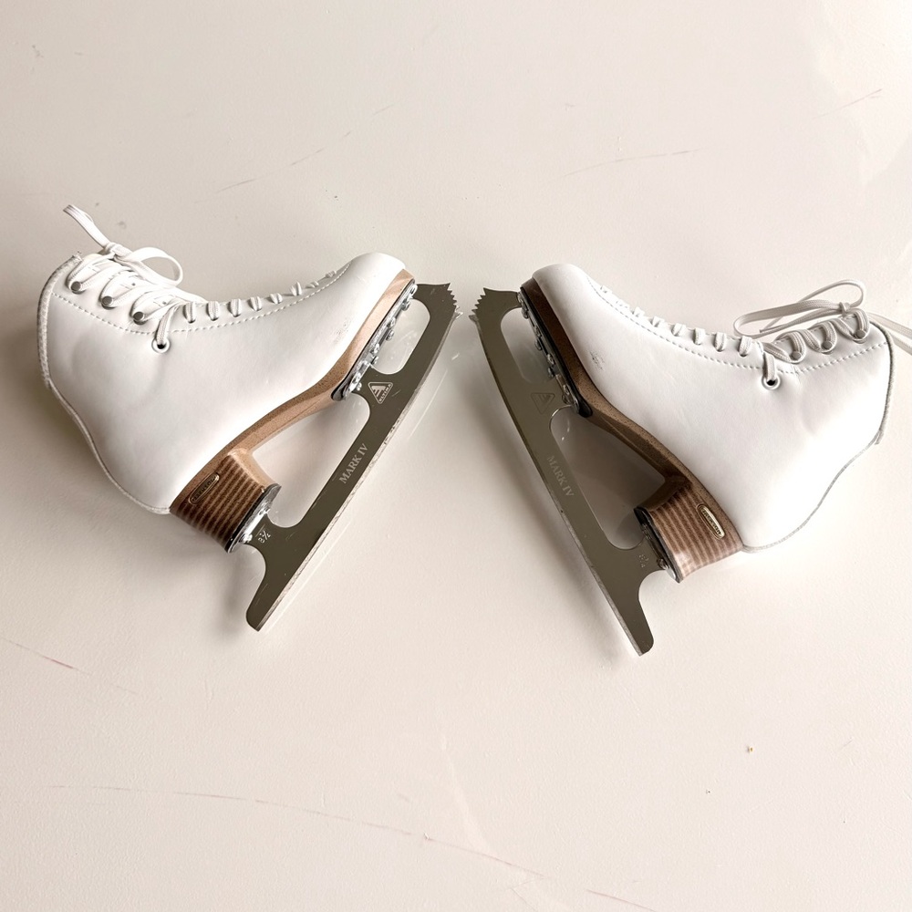 Girls White Ice Skates